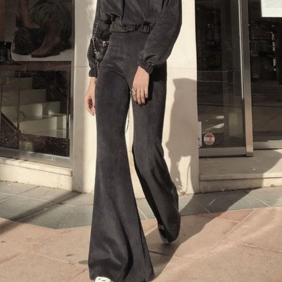 NWT. MVP WARDROBE Chili Pepper Flared Pants In Navy - Picture 1 of 4